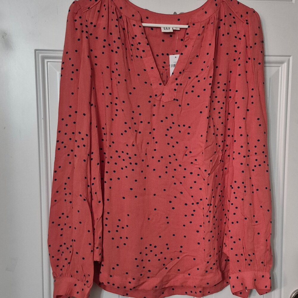 Gorgeous Top by GAP. Small NWT